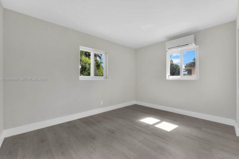 House in Pompano Beach, Florida 2 bedrooms, 67.63 sq.m. № 2020374 - photo 15