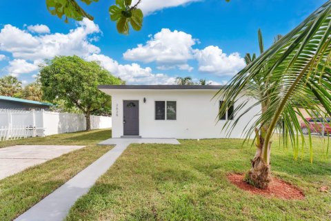 House in Pompano Beach, Florida 2 bedrooms, 67.63 sq.m. № 2020374