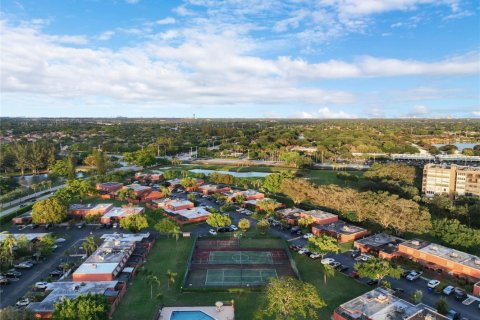 Casa en venta en Pembroke Pines, Florida, 3 dormitorios, 120.68 m2 № 1139279 - foto 1