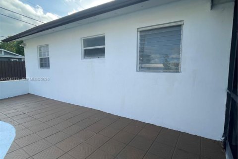 Casa en venta en Margate, Florida, 3 dormitorios, 74.79 m2 № 1702376 - foto 20