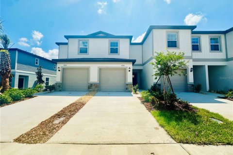 Townhouse in San Antonio, Florida 2 bedrooms, 140.56 sq.m. № 1879962 - photo 1