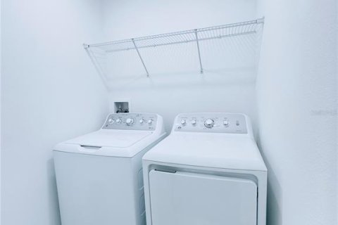 Townhouse in San Antonio, Florida 2 bedrooms, 140.56 sq.m. № 1879962 - photo 22