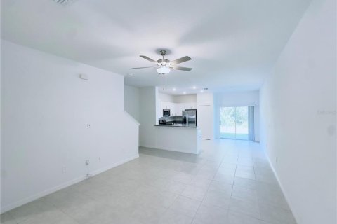 Townhouse in San Antonio, Florida 2 bedrooms, 140.56 sq.m. № 1879962 - photo 8