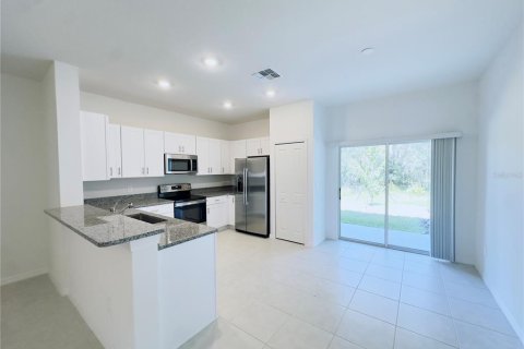 Townhouse in San Antonio, Florida 2 bedrooms, 140.56 sq.m. № 1879962 - photo 10