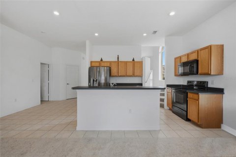 Casa en venta en Davenport, Florida, 5 dormitorios, 217.86 m2 № 2386615 - foto 9