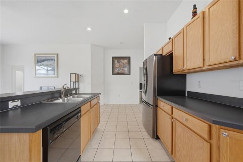 Casa en venta en Davenport, Florida, 5 dormitorios, 217.86 m2 № 2386615 - foto 11