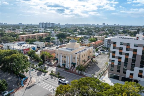 Commercial property in Miami, Florida № 1972894 - photo 7