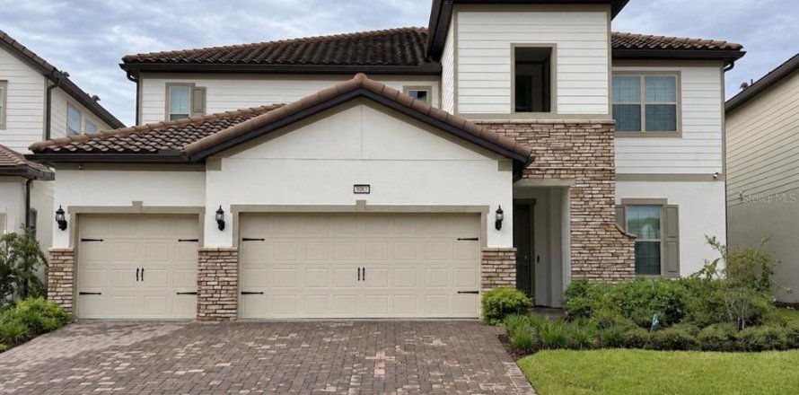 Casa en Orlando, Florida 7 dormitorios, 416.95 m2 № 2359303