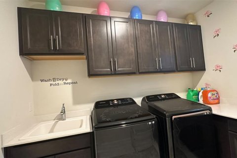 Casa en venta en Orlando, Florida, 7 dormitorios, 416.95 m2 № 2359303 - foto 14