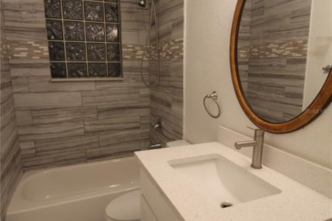 Villa ou maison à louer à Sarasota, Floride: 2 chambres, 87.7 m2 № 2148957 - photo 8
