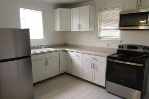 Villa ou maison à louer à Sarasota, Floride: 2 chambres, 87.7 m2 № 2148957 - photo 4