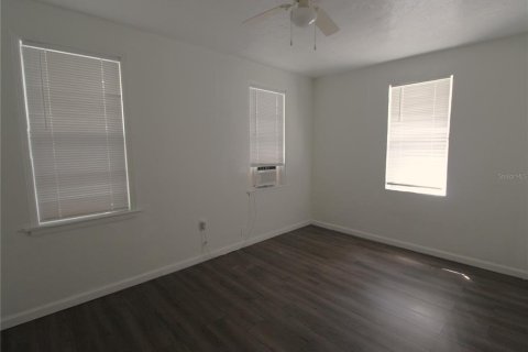 Villa ou maison à louer à Sarasota, Floride: 2 chambres, 87.7 m2 № 2148957 - photo 5