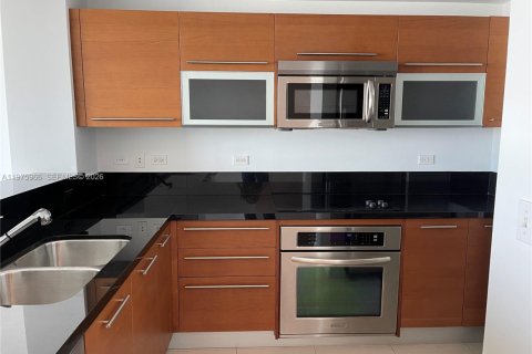 Condominio en alquiler en Miami, Florida, 1 dormitorio, 74.51 m2 № 2040229 - foto 5