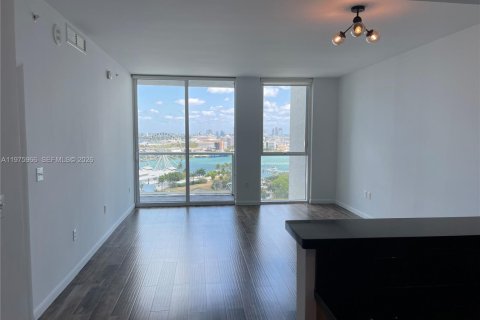 Condominio en alquiler en Miami, Florida, 1 dormitorio, 74.51 m2 № 2040229 - foto 6