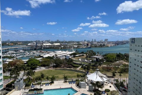 Condominio en alquiler en Miami, Florida, 1 dormitorio, 74.51 m2 № 2040229 - foto 17