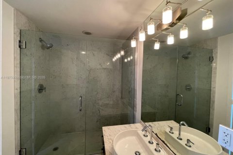 Condominio en alquiler en Miami, Florida, 1 dormitorio, 74.51 m2 № 2040229 - foto 14