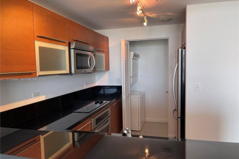 Condominio en alquiler en Miami, Florida, 1 dormitorio, 74.51 m2 № 2040229 - foto 3