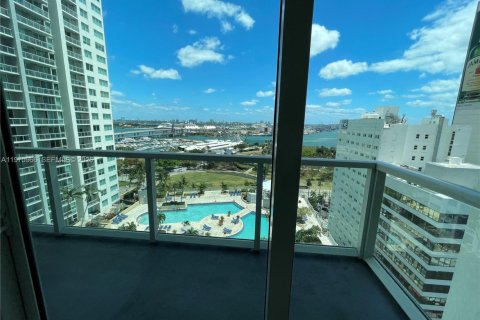 Condominio en alquiler en Miami, Florida, 1 dormitorio, 74.51 m2 № 2040229 - foto 16