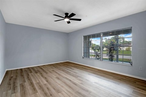 Villa ou maison à vendre à Palm Bay, Floride: 3 chambres, 172.33 m2 № 1834589 - photo 5