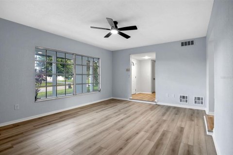 Villa ou maison à vendre à Palm Bay, Floride: 3 chambres, 172.33 m2 № 1834589 - photo 4