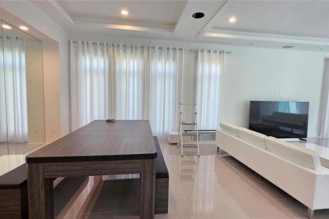 Villa ou maison à louer à Bradenton, Floride: 3 chambres, 278.71 m2 № 1651448 - photo 7