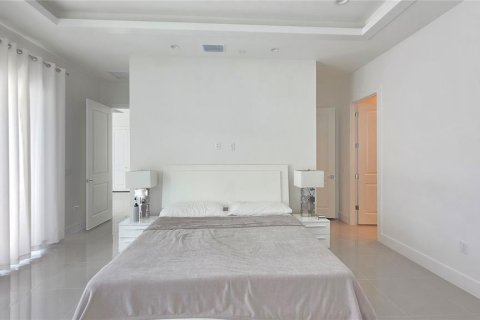 Villa ou maison à louer à Bradenton, Floride: 3 chambres, 278.71 m2 № 1651448 - photo 11