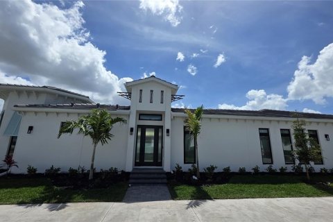 Villa ou maison à louer à Bradenton, Floride: 3 chambres, 278.71 m2 № 1651448 - photo 3