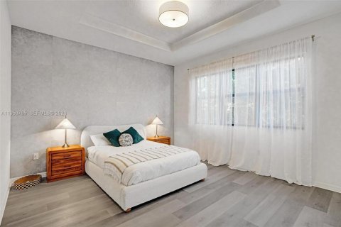 Casa en alquiler en Miami, Florida, 3 dormitorios, 167.97 m2 № 2017546 - foto 9