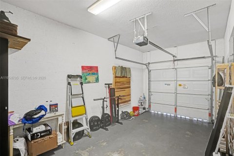 Casa en alquiler en Miami, Florida, 3 dormitorios, 167.97 m2 № 2017546 - foto 14