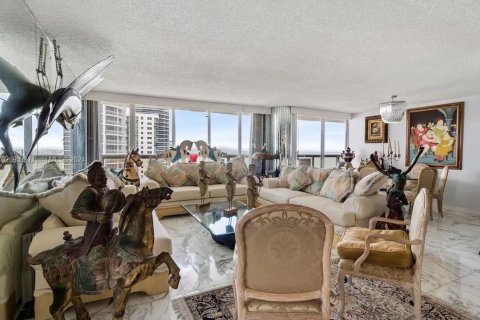 Condo in Miami, Florida, 3 bedrooms  № 1811265 - photo 2