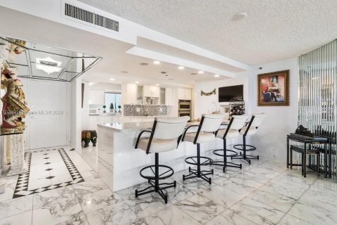Condo in Miami, Florida, 3 bedrooms  № 1811265 - photo 12
