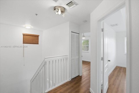 Condo in Miramar, Florida, 3 bedrooms  № 2023705 - photo 29