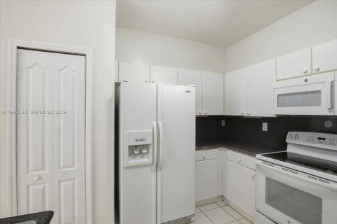 Condo in Miramar, Florida, 3 bedrooms  № 2023705 - photo 26