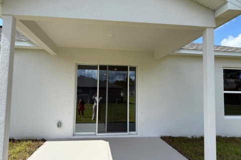 House in Palm Bay, Florida 4 bedrooms, 198.25 sq.m. № 2239743 - photo 11