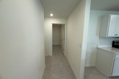 House in Palm Bay, Florida 4 bedrooms, 198.25 sq.m. № 2239743 - photo 7