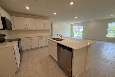 House in Palm Bay, Florida 4 bedrooms, 198.25 sq.m. № 2239743 - photo 10