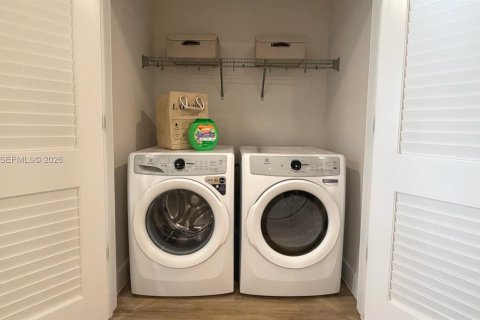 Appartement à louer à Miami, Floride: 3 chambres, 132.11 m2 № 2032753 - photo 15