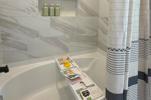 Appartement à louer à Miami, Floride: 3 chambres, 132.11 m2 № 2032753 - photo 21