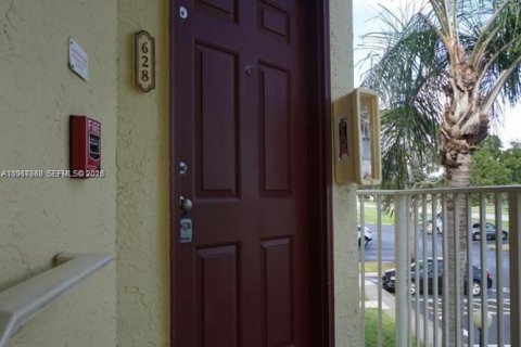 Copropriété à vendre à Sunrise, Floride: 2 chambres, 89.65 m2 № 2081392 - photo 2