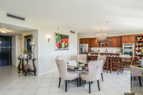 Condominio en alquiler en Aventura, Florida, 3 dormitorios, 212.75 m2 № 1981928 - foto 11