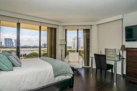 Condominio en alquiler en Aventura, Florida, 3 dormitorios, 212.75 m2 № 1981928 - foto 13