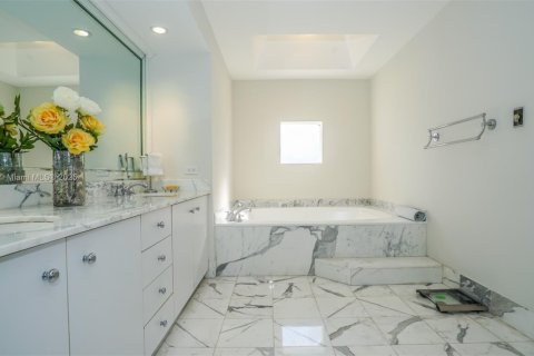 Condominio en alquiler en Aventura, Florida, 3 dormitorios, 212.75 m2 № 1981928 - foto 22