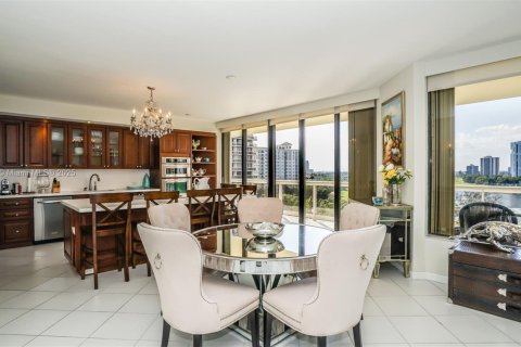 Condominio en alquiler en Aventura, Florida, 3 dormitorios, 212.75 m2 № 1981928 - foto 8
