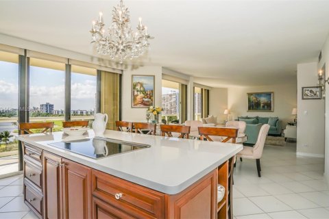 Condominio en alquiler en Aventura, Florida, 3 dormitorios, 212.75 m2 № 1981928 - foto 7