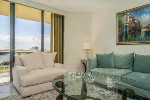 Condominio en alquiler en Aventura, Florida, 3 dormitorios, 212.75 m2 № 1981928 - foto 19