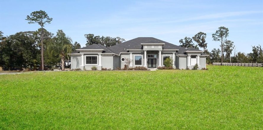 House in Ocala, Florida 4 bedrooms, 328.5 sq.m. № 2101519