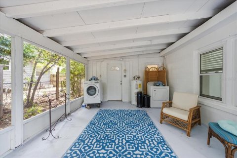 House in Saint Petersburg, Florida 2 bedrooms, 85.1 sq.m. № 2197270 - photo 17