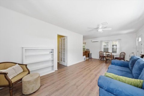 House in Saint Petersburg, Florida 2 bedrooms, 85.1 sq.m. № 2197270 - photo 7