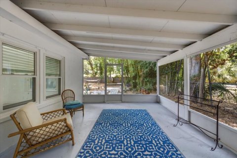 House in Saint Petersburg, Florida 2 bedrooms, 85.1 sq.m. № 2197270 - photo 15