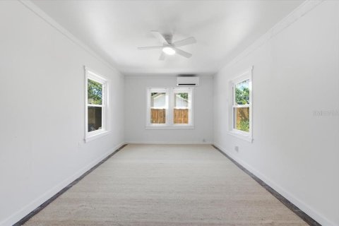 House in Saint Petersburg, Florida 2 bedrooms, 85.1 sq.m. № 2197270 - photo 22